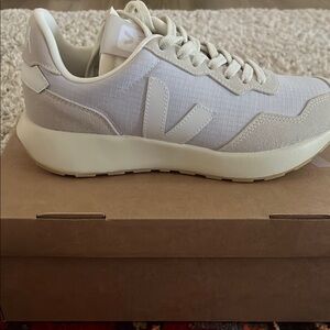 Veja Women's Cream and White Sneakers